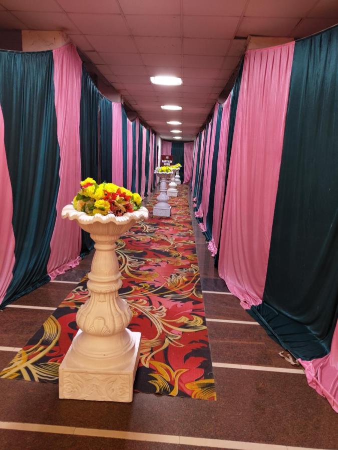 Kartikay Hotel Hisar Ngoại thất bức ảnh