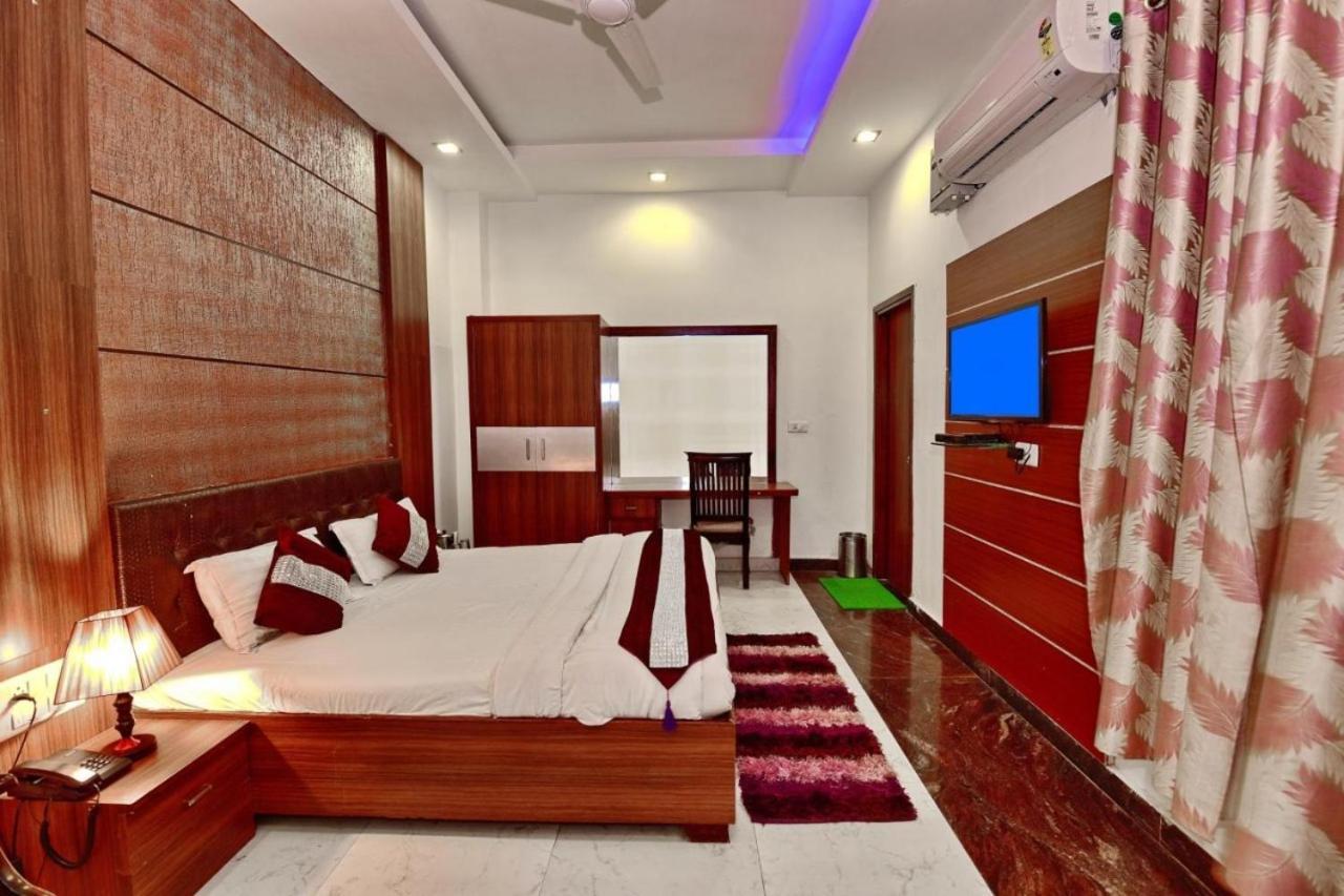 Kartikay Hotel Hisar Ngoại thất bức ảnh