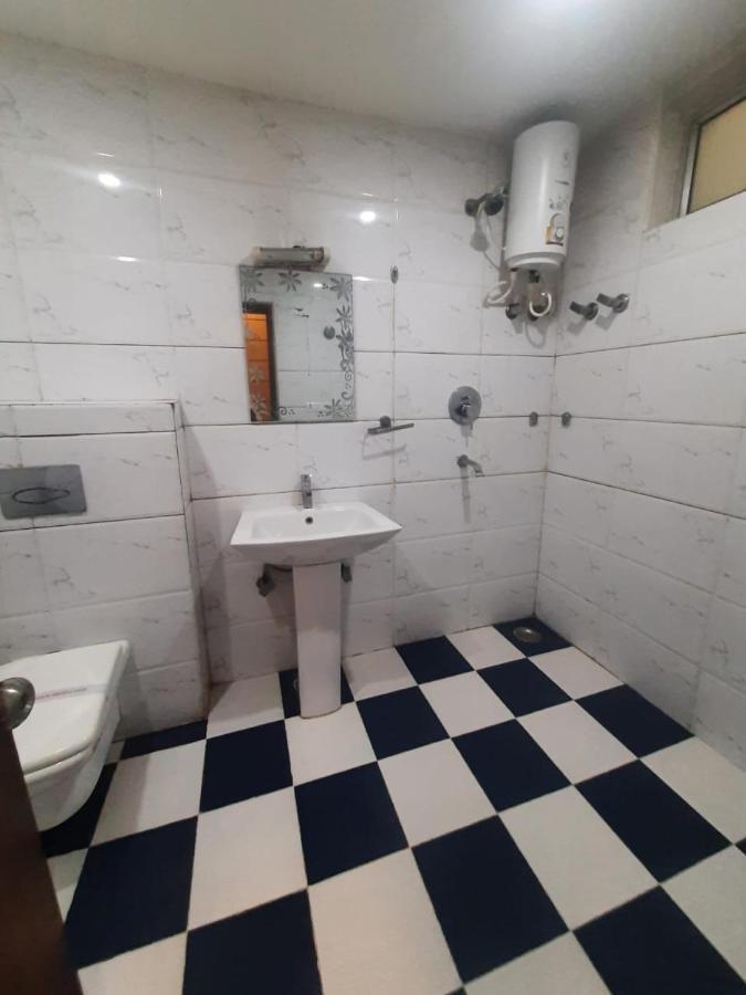 Kartikay Hotel Hisar Ngoại thất bức ảnh
