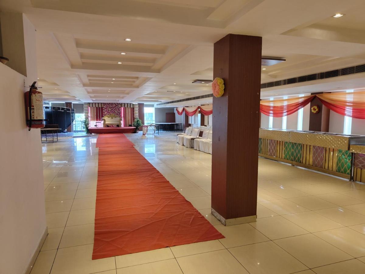 Kartikay Hotel Hisar Ngoại thất bức ảnh