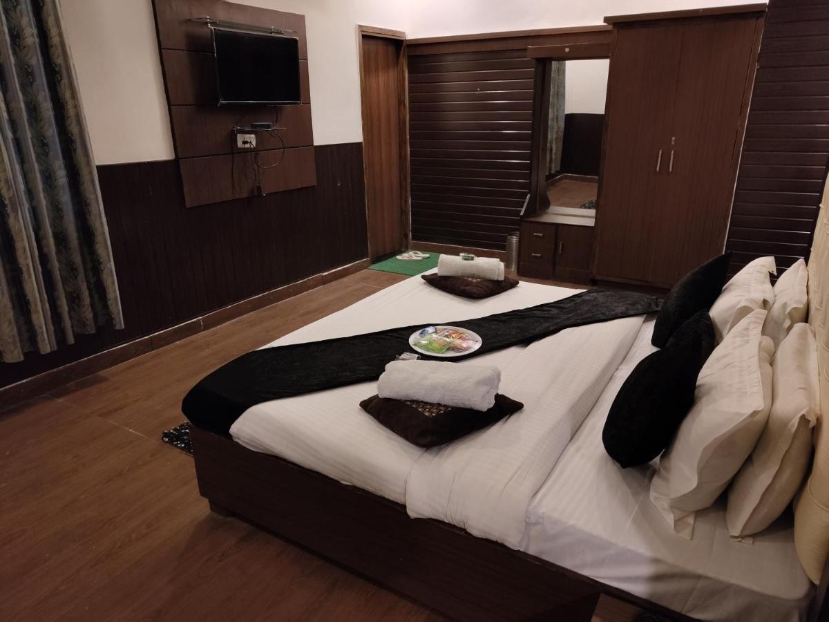 Kartikay Hotel Hisar Ngoại thất bức ảnh