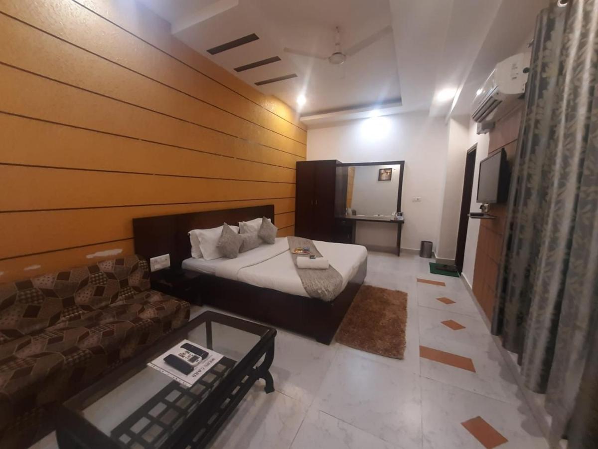 Kartikay Hotel Hisar Ngoại thất bức ảnh