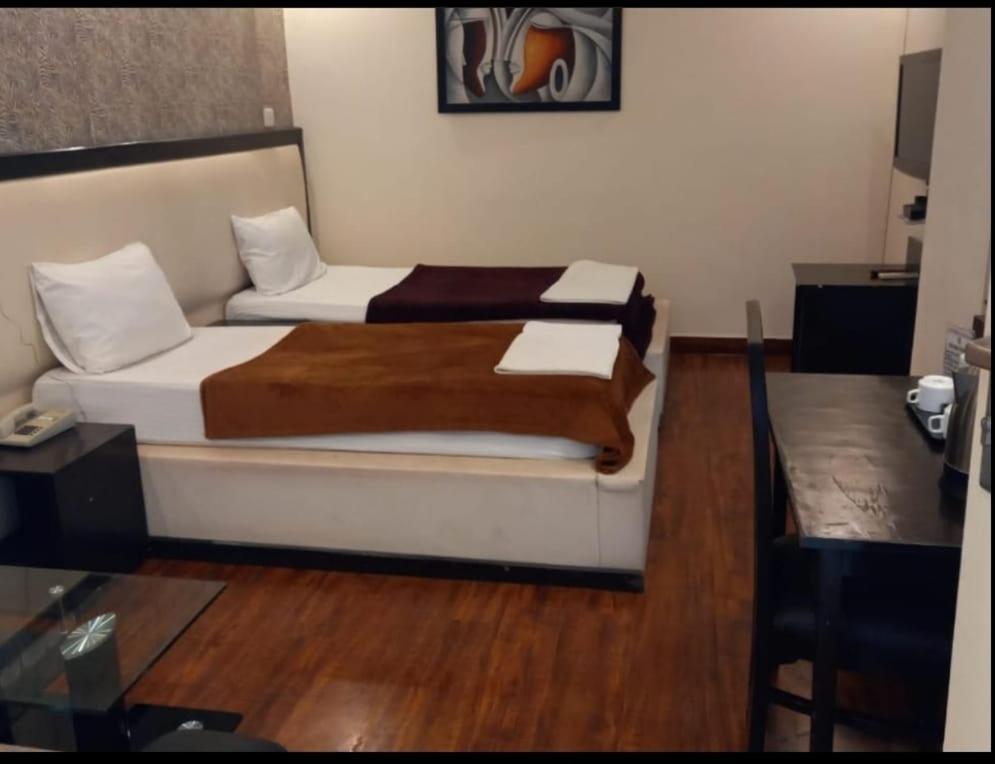 Kartikay Hotel Hisar Phòng bức ảnh