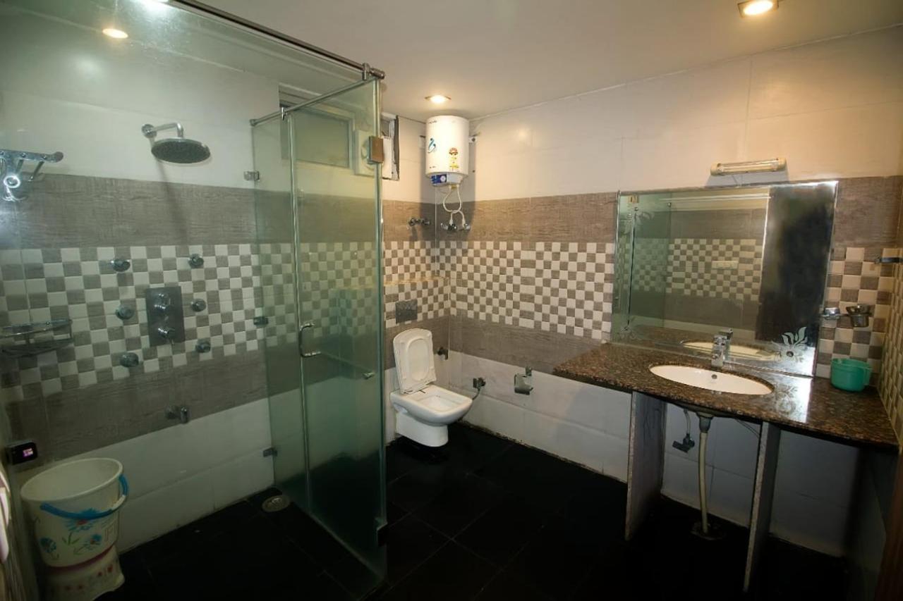 Kartikay Hotel Hisar Ngoại thất bức ảnh
