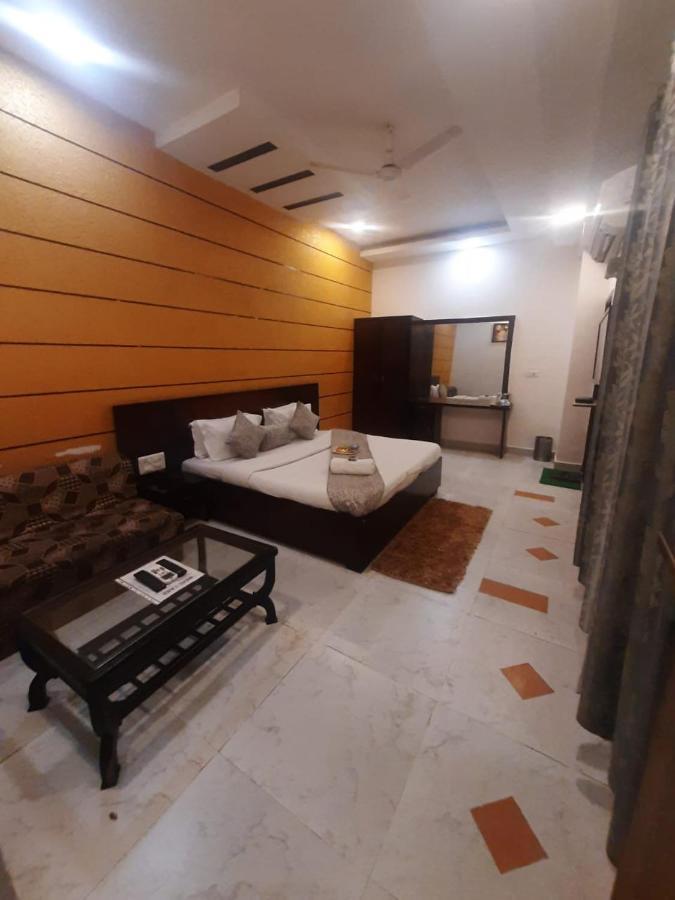 Kartikay Hotel Hisar Ngoại thất bức ảnh