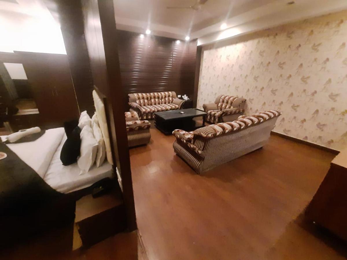 Kartikay Hotel Hisar Ngoại thất bức ảnh