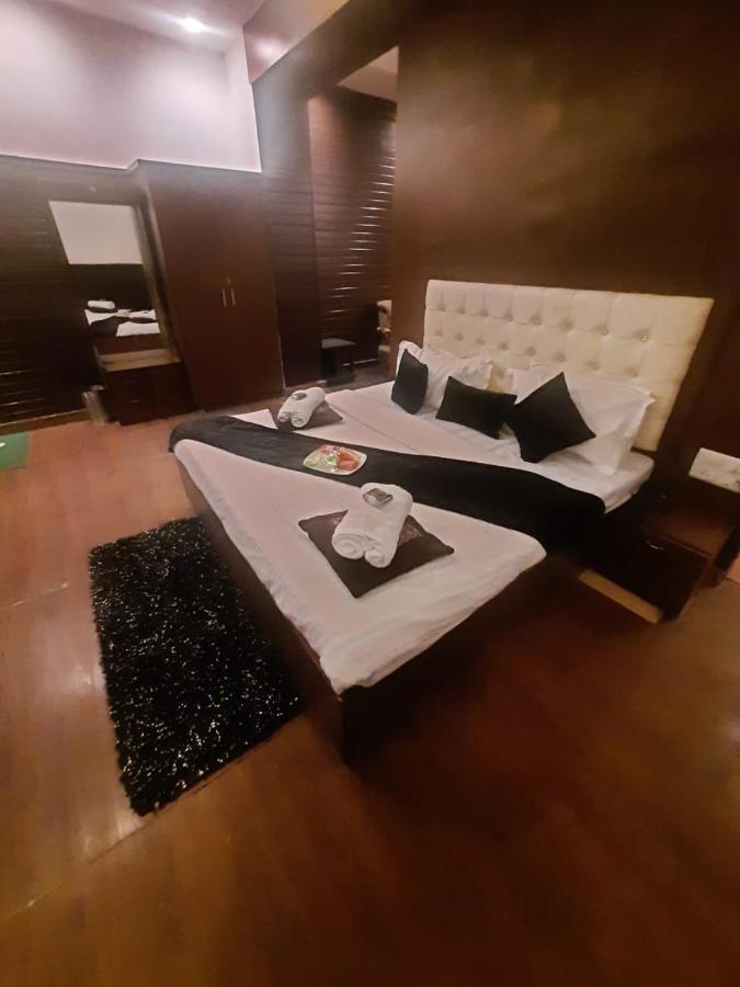 Kartikay Hotel Hisar Ngoại thất bức ảnh