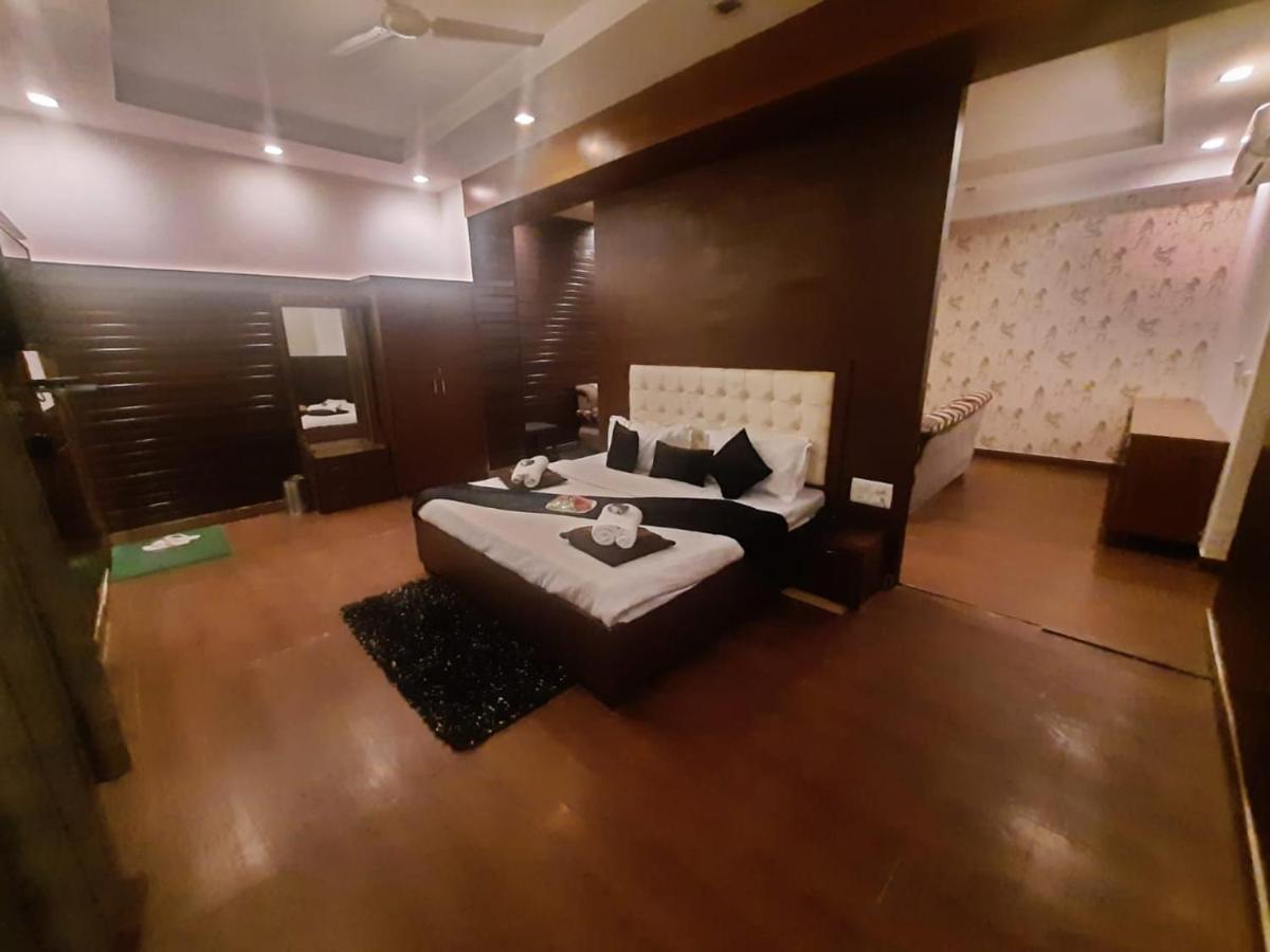 Kartikay Hotel Hisar Ngoại thất bức ảnh