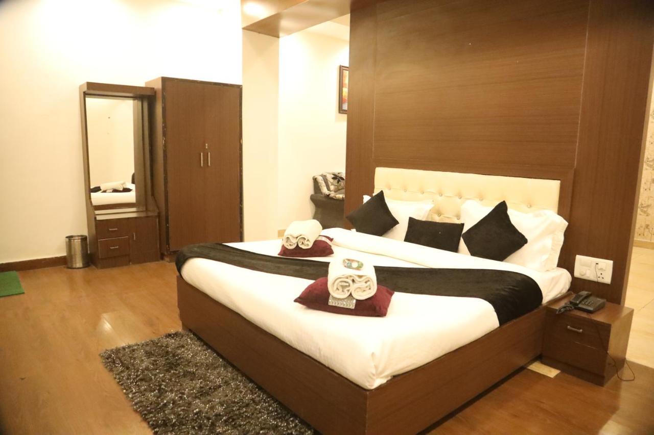 Kartikay Hotel Hisar Ngoại thất bức ảnh