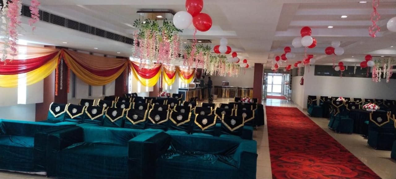 Kartikay Hotel Hisar Ngoại thất bức ảnh